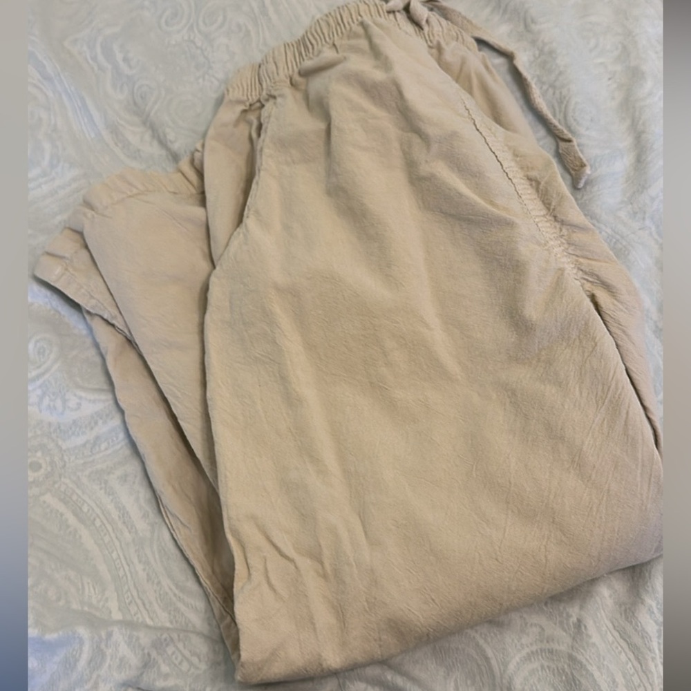 Women's Elastic-Waist Capris in Light Beige